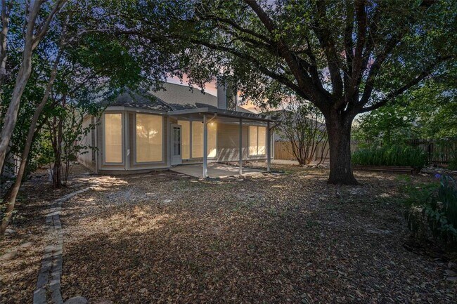 Building Photo - 1307 Laurel Glen Blvd