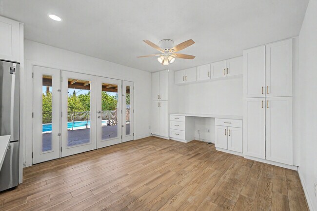 Building Photo - 3922 E Sahuaro Dr