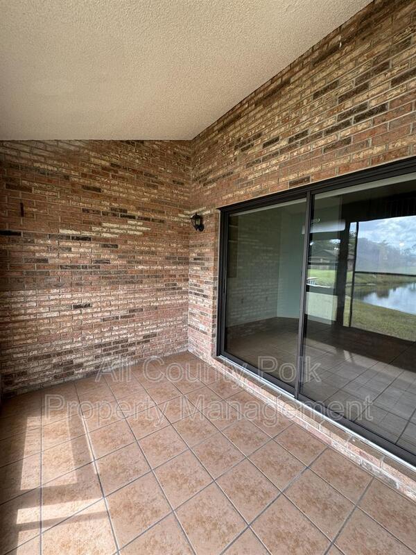 Building Photo - 542 Lake Carolyn Cir