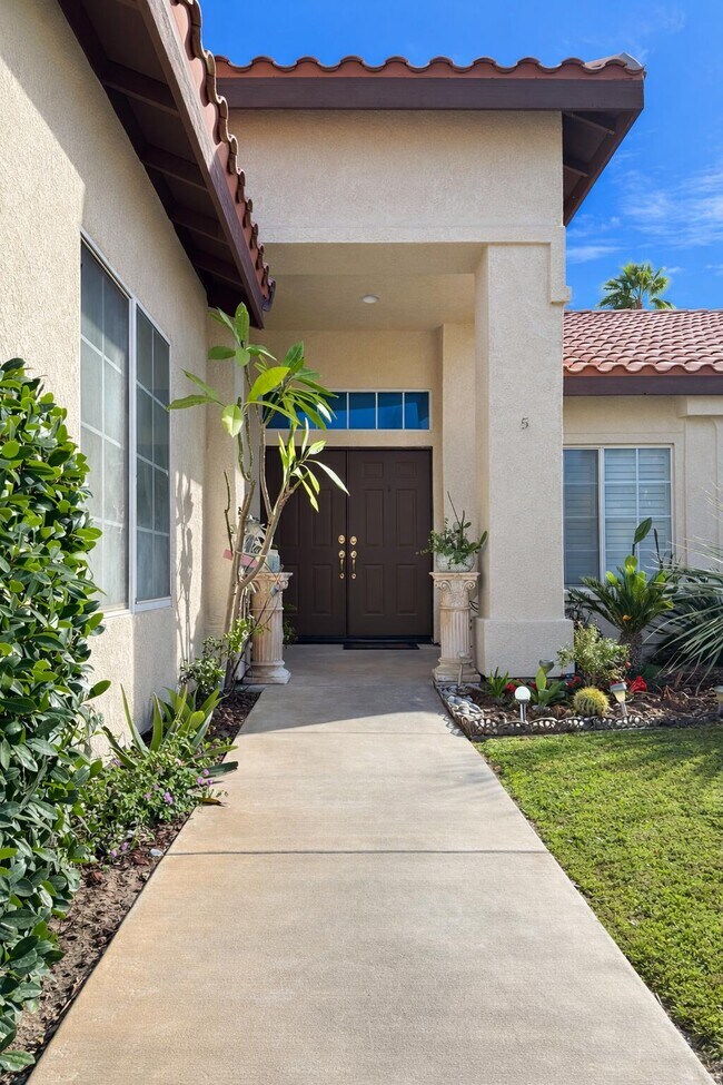 Building Photo - 78715 Naples Dr