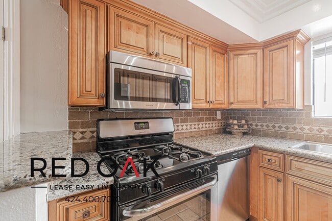 Building Photo - 5325 Cartwright Ave