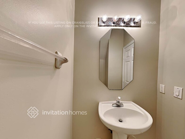Building Photo - 6356 SW 165th Pl