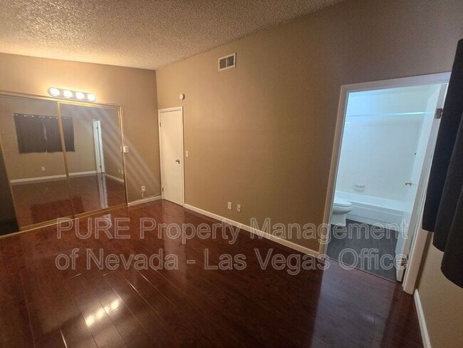 Building Photo - 4270 Rollingstone Dr