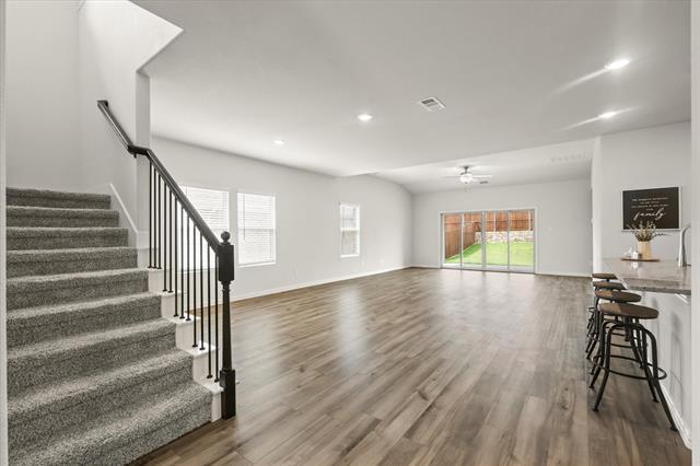 Building Photo - 2640 Oneida Ln