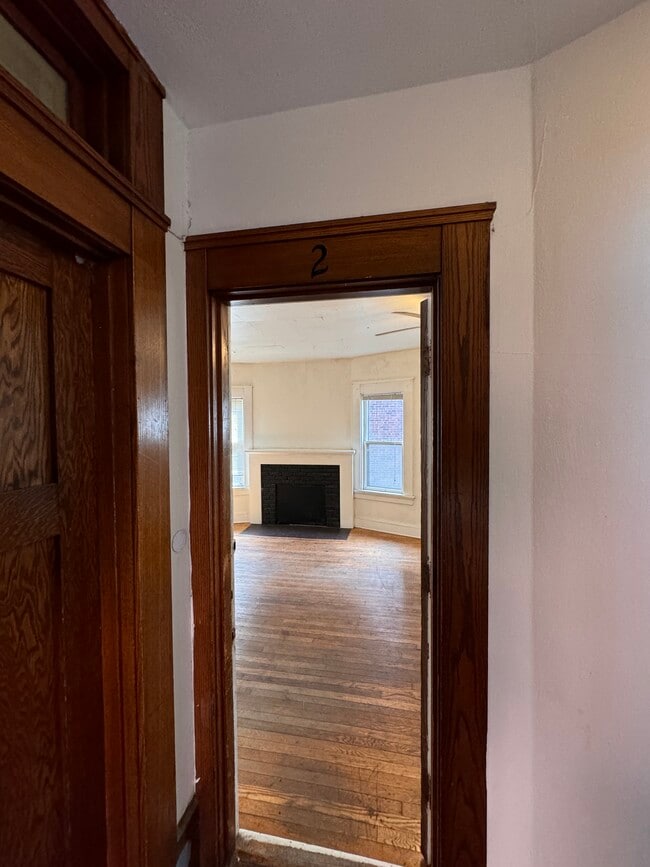 Building Photo - 115 E Gorham St