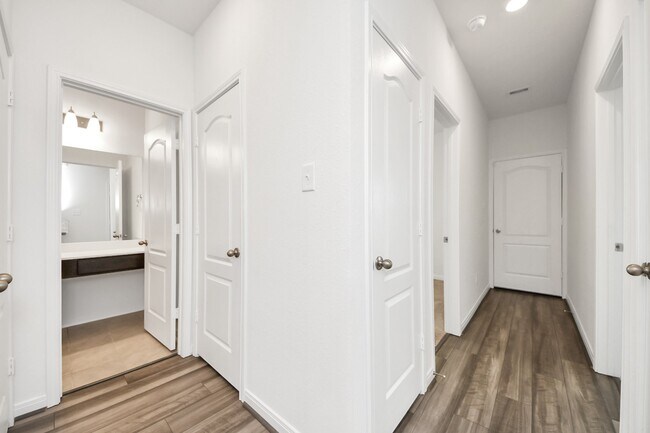Building Photo - 22830 Brisbee Ln