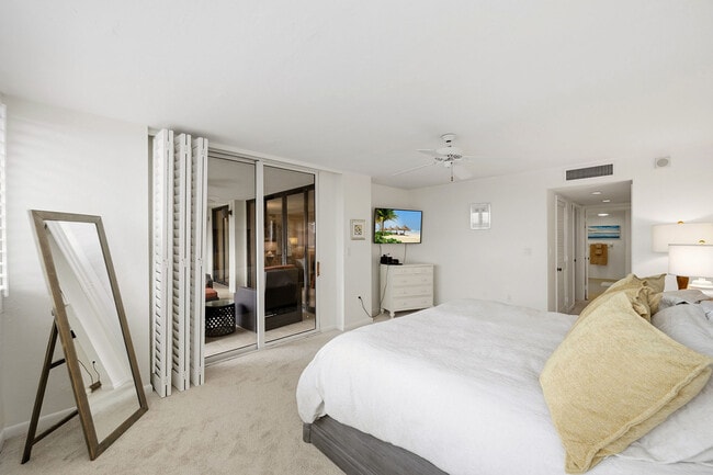 Building Photo - 5601 Turtle Bay Dr