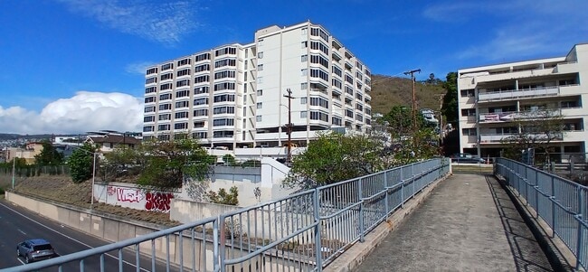 Building Photo - 410 Magellan Ave