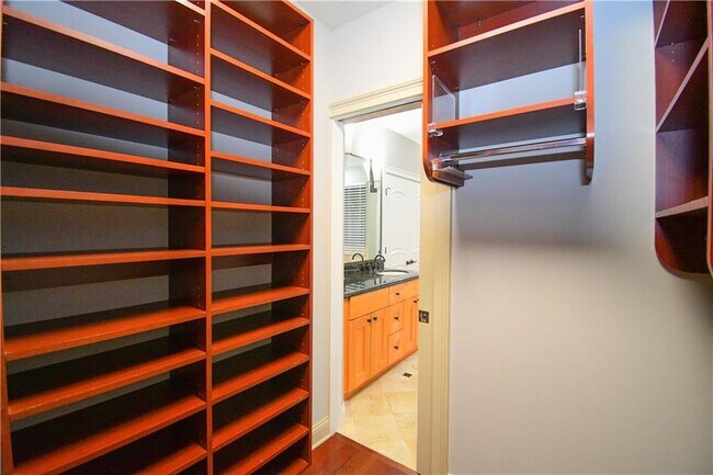 Building Photo - 4 Prichard Way NE