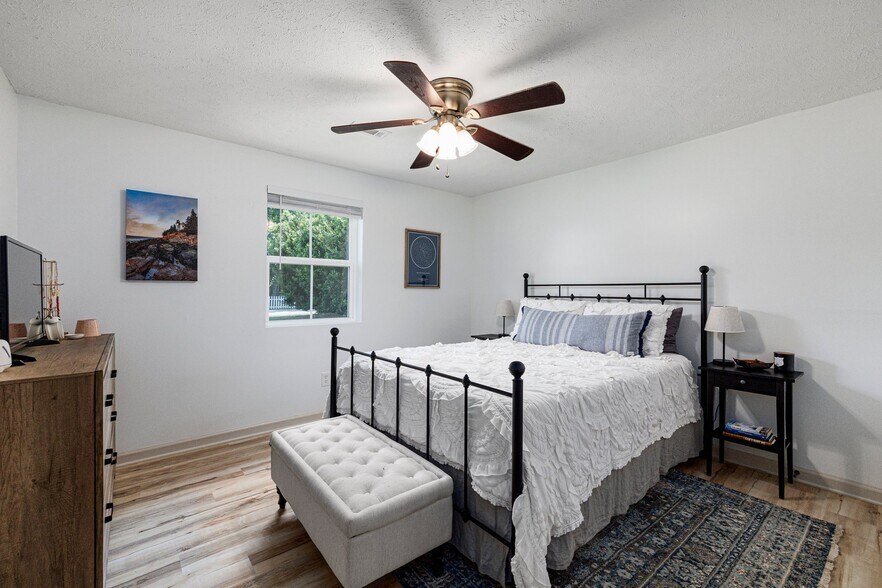 Bedroom 2 - 223 Woodglen Dr