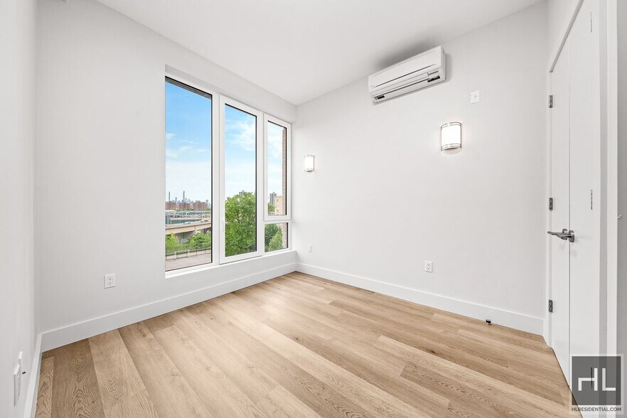 Building Photo - 91 Bruckner Blvd