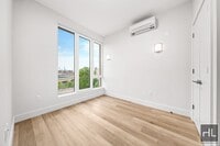 Building Photo - BRUCKNER BOULEVARD