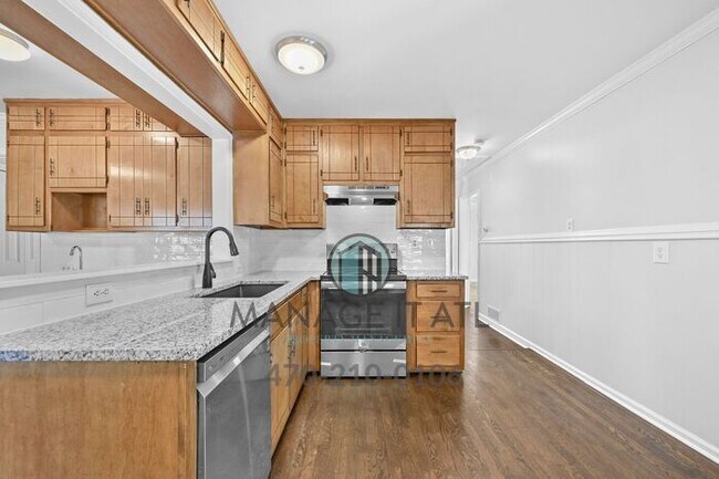 Building Photo - Beautifully renovated 3 bedroom house in Tucker, GA!