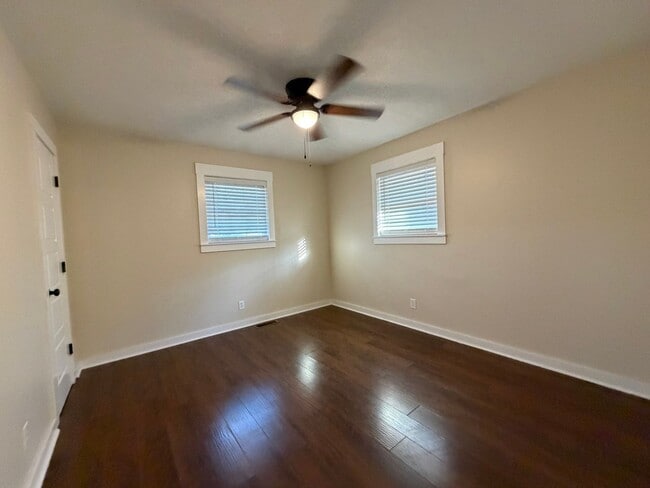 Building Photo - 2 bedroom/1 bath home in West Morristown