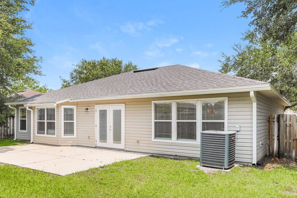 Building Photo - 7109 Beekman Lake Dr