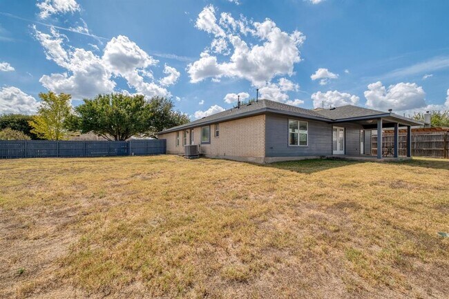 Building Photo - 1204 Delia Chappa Ln
