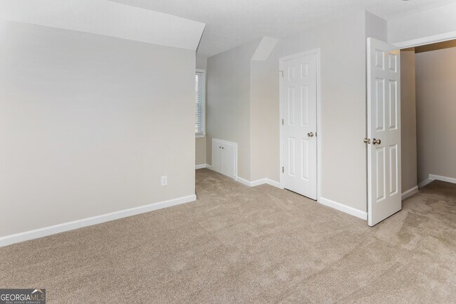 Building Photo - 1616 Quail Run SW