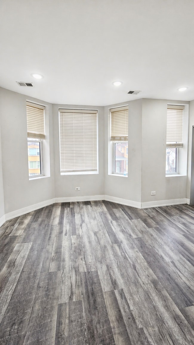 Building Photo - 3527 S Damen Ave