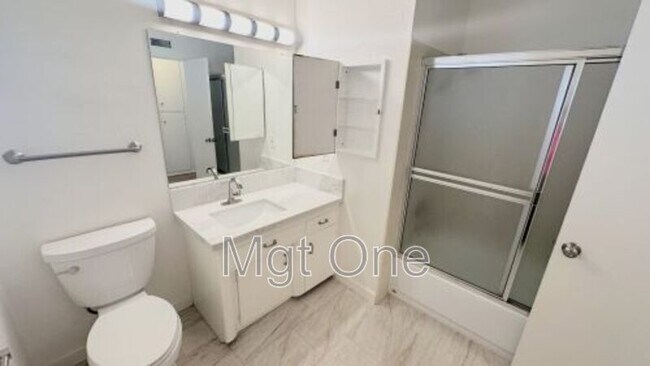 Building Photo - 1582 Tiffany Pl