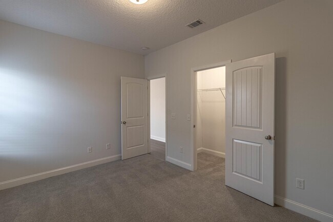 Building Photo - 260 Rutledge Dr