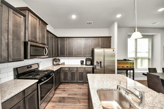 Building Photo - 6331 Cambrai Wood Ln