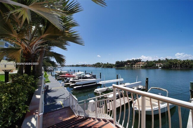 Building Photo - 5600 Collins Ave