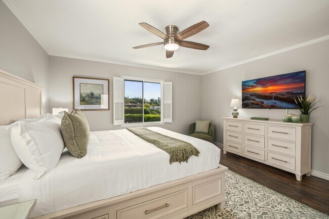 Building Photo - 7201 Country Club Dr
