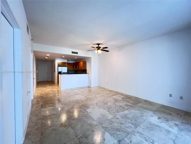 Building Photo - 1060 Brickell Ave
