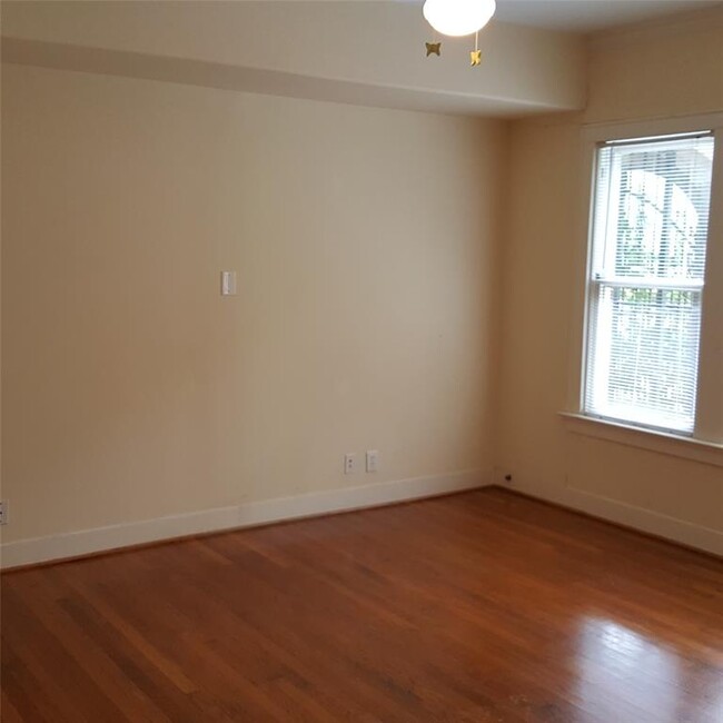 Building Photo - 1710 Rosedale St