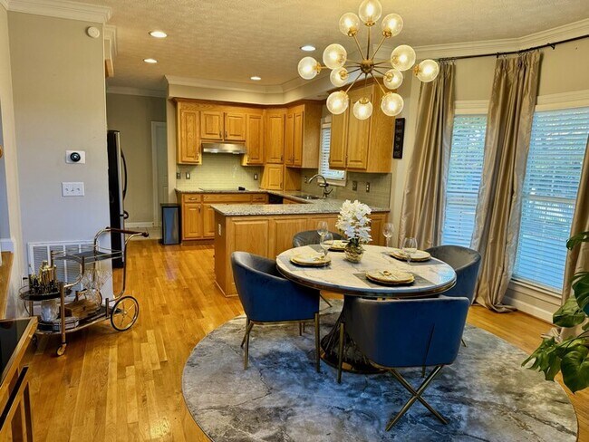 Building Photo - Port Warwick Luxury attached Home