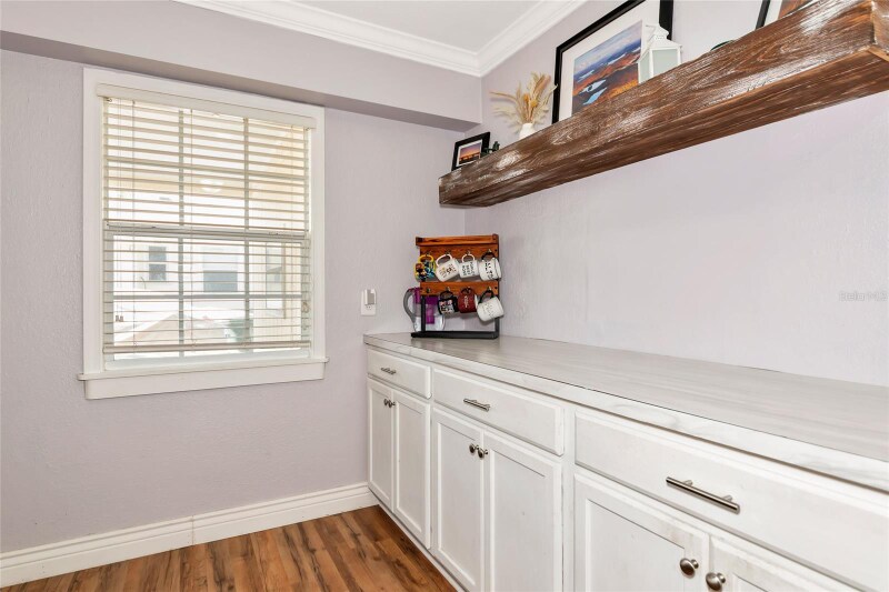 Building Photo - 2004 19th St W