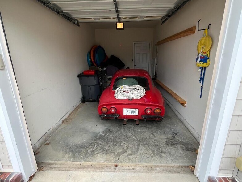 garage - 508 Summerset Ct
