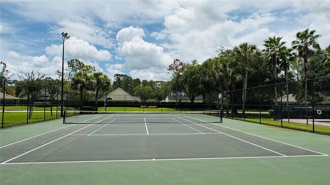 Building Photo - 4454 King Edward Dr