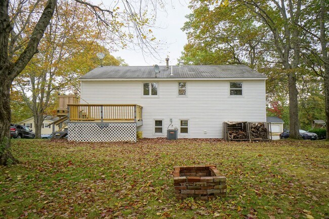 Building Photo - 42 Woodfield St