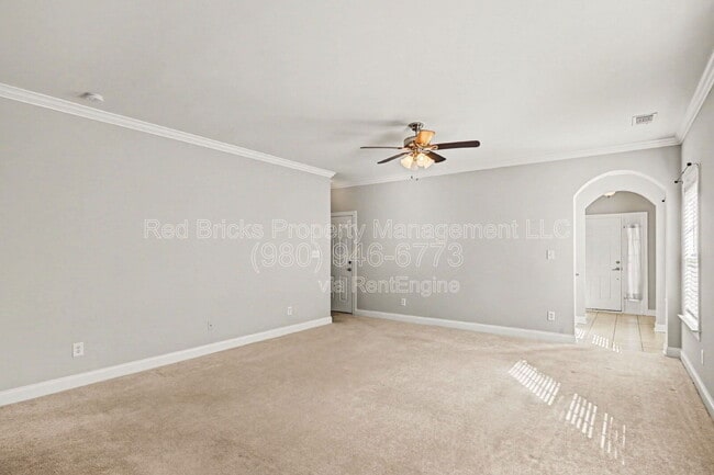 Building Photo - 4902 Tradd Cir