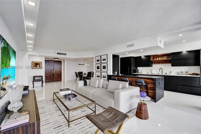Building Photo - 20281 E Country Club Dr