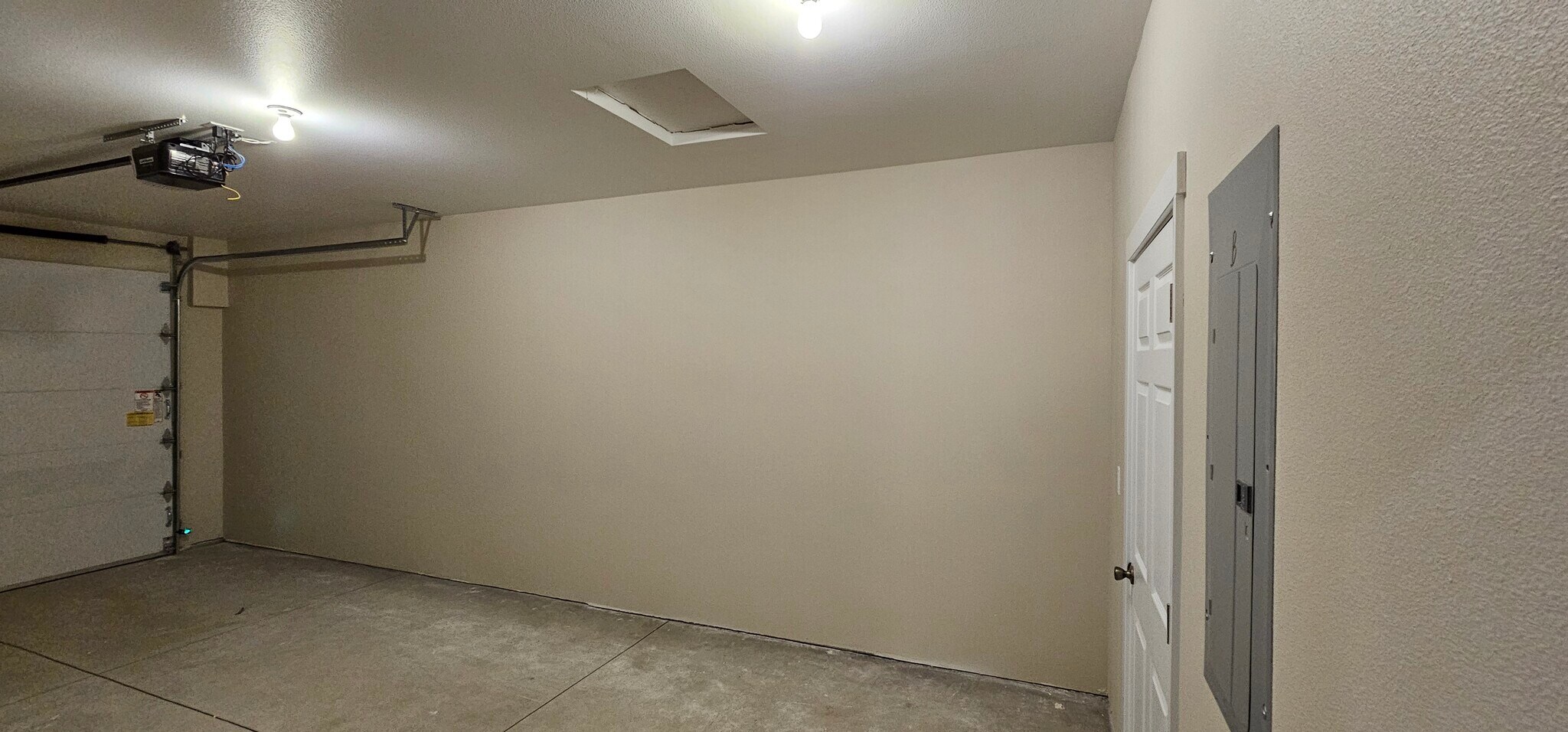 Building Photo - 8673 Charles Rd NE