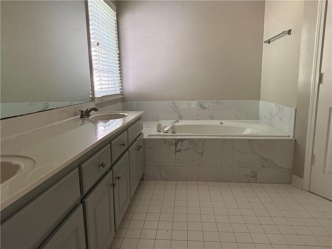 Building Photo - 1565 Ox Bridge Ct NW