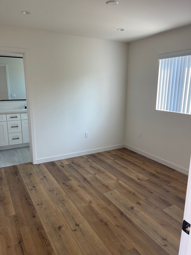 Building Photo - 7452 Loma Verde Ave