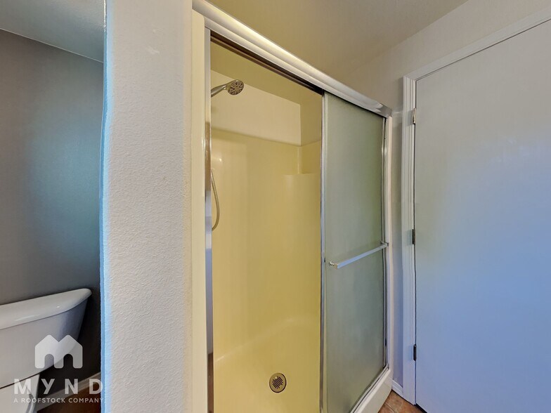 Building Photo - 20654 SW Sun Drop Pl