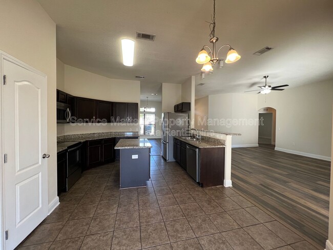 Building Photo - 7037 Season Dr