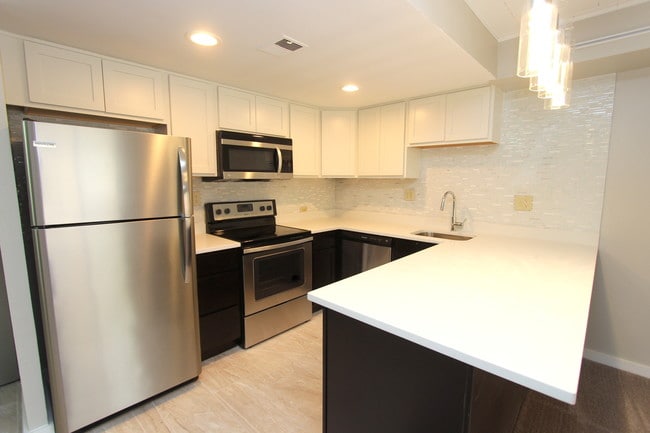 Negley Kitchen - Negley Apartments