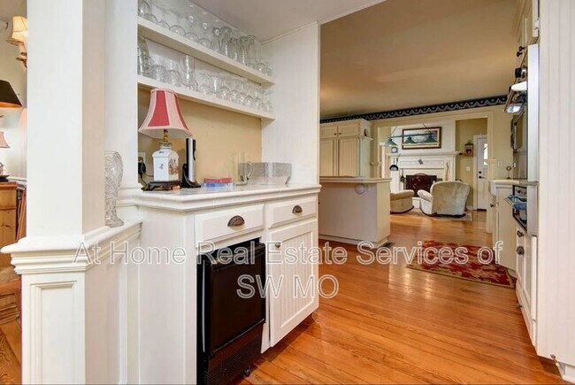 Building Photo - 4810 E Farm Rd 132