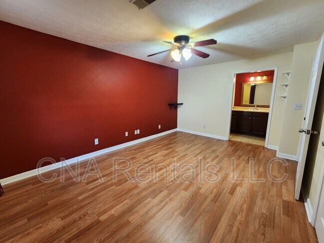 Building Photo - 1505 Countryside Pl SE