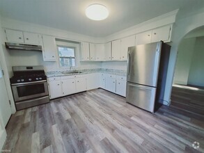 Building Photo - 2 br, 2 bath Condo - 38 Pine Hill Ave Apt 2