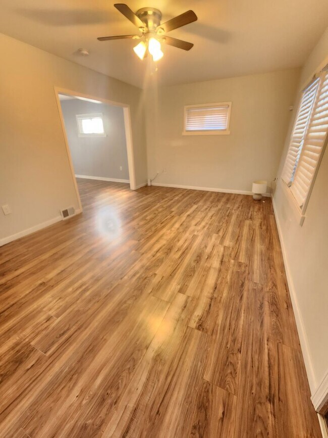 Building Photo - Beautiful 2 Bedroom home with all of the amenities