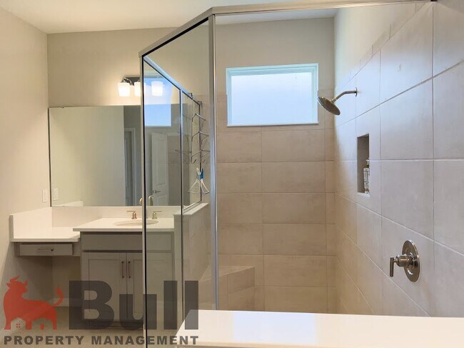 Building Photo - 1980 GOBLET COVE St