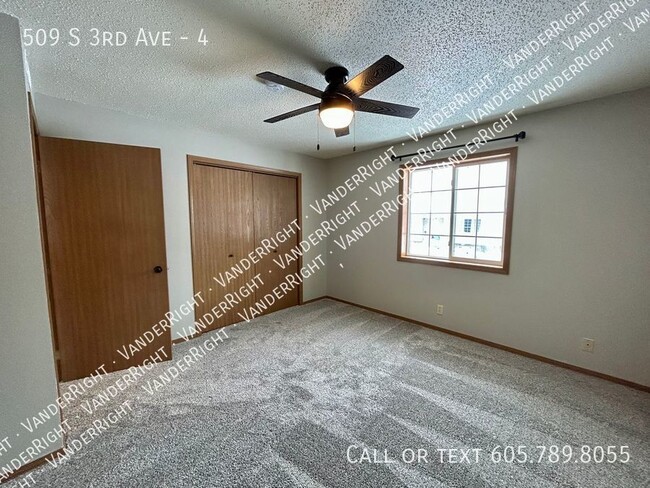 Building Photo - 2 Bedroom With FREE Garage & Large Deck!