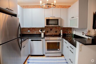 Building Photo - Chic 1-Bedroom Condo in North Capitol Hill...