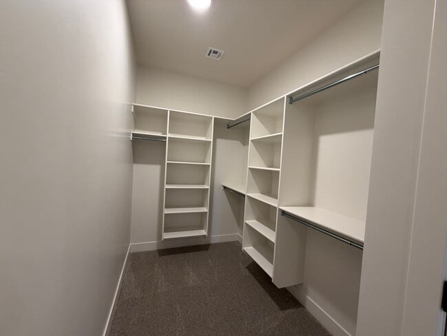 Building Photo - BRAND NEW TOWNHOME FOR RENT BY CRIMSON CLIFFS!